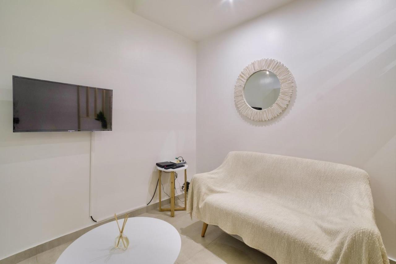 Superb Flat Near The Beach In Antibes Buitenkant foto